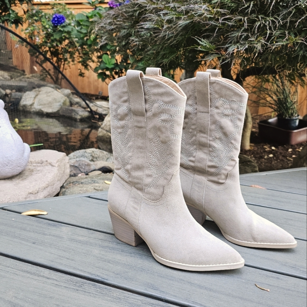 Alter'd State Embroidered Cowgirl Boots Size 7.5